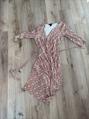Express Dusty Pink Top with Subtle Sheen